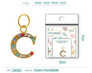 Charm de letra C de acero dorado con circonita