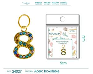 Charm de número 8 de acero dorado con circonita